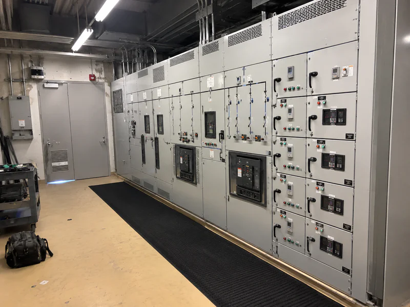 Switchgear cabinets for an industrial plant