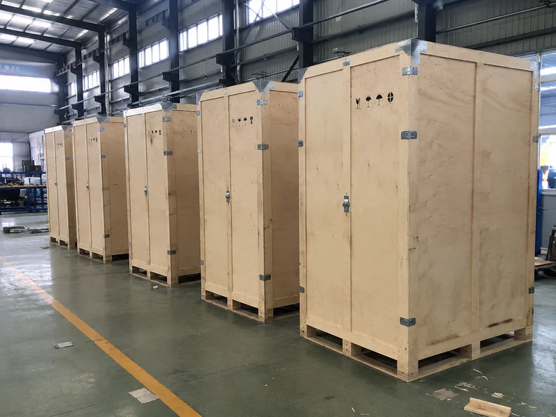 Dry type transformer protected against moisture before loading
