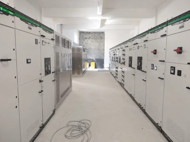 24kV switchgear for a commercial building electrical room