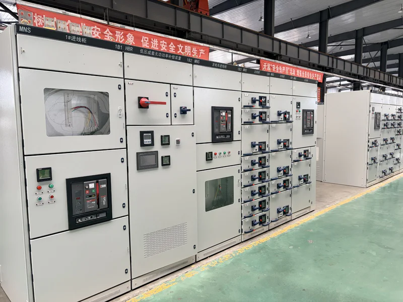 Low voltage switchboard for main power distribution