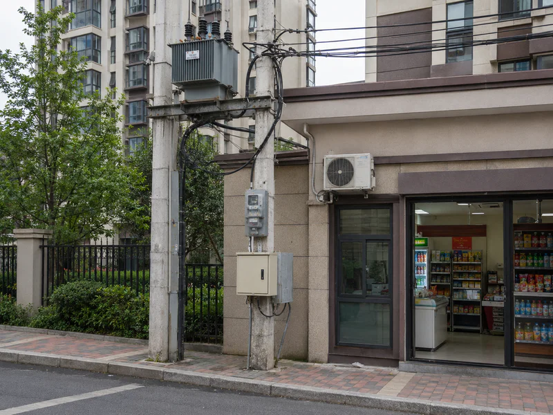 Residential and small commercial single-phase power distribution