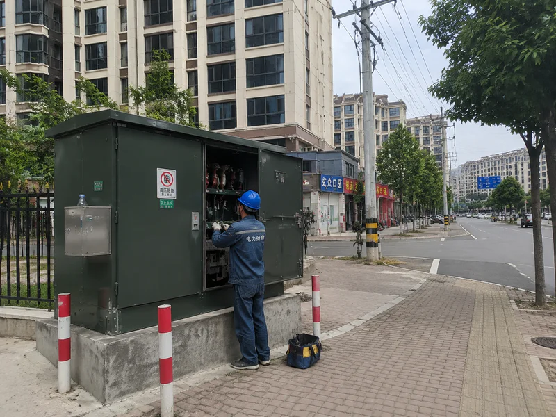 Urban distribution network transformer in city installation
